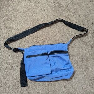 BAGGU Medium Cargo Crossbody, Pansy Blue
